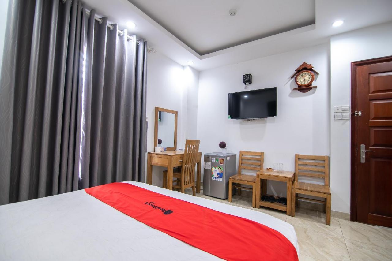 Reddoorz Plus New Sun Hotel مدينة هوشي منه المظهر الخارجي الصورة