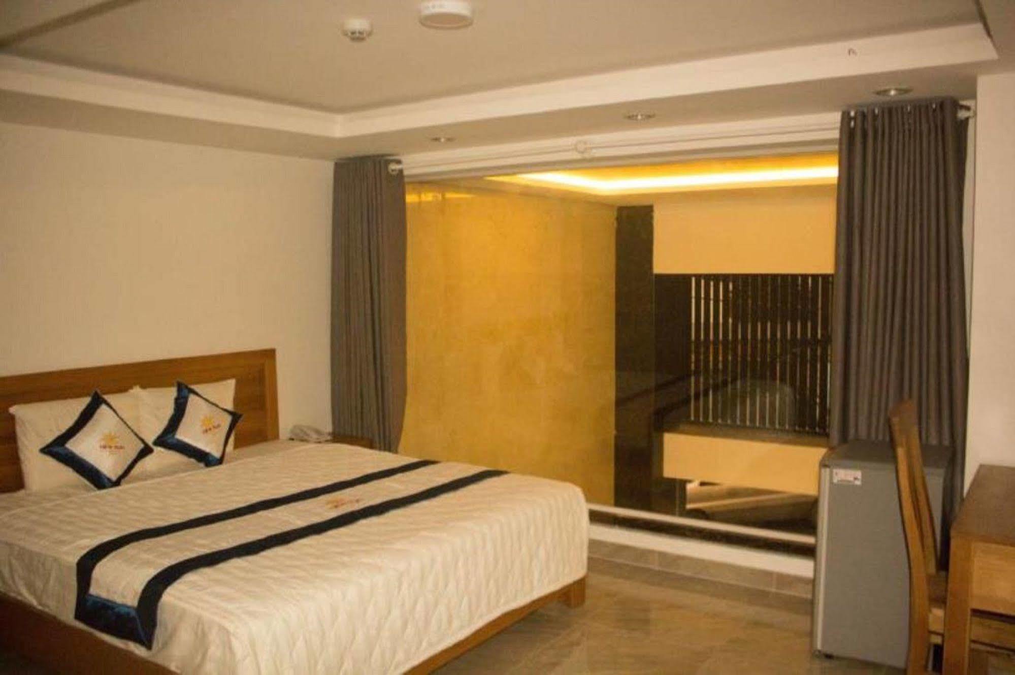 Reddoorz Plus New Sun Hotel مدينة هوشي منه المظهر الخارجي الصورة