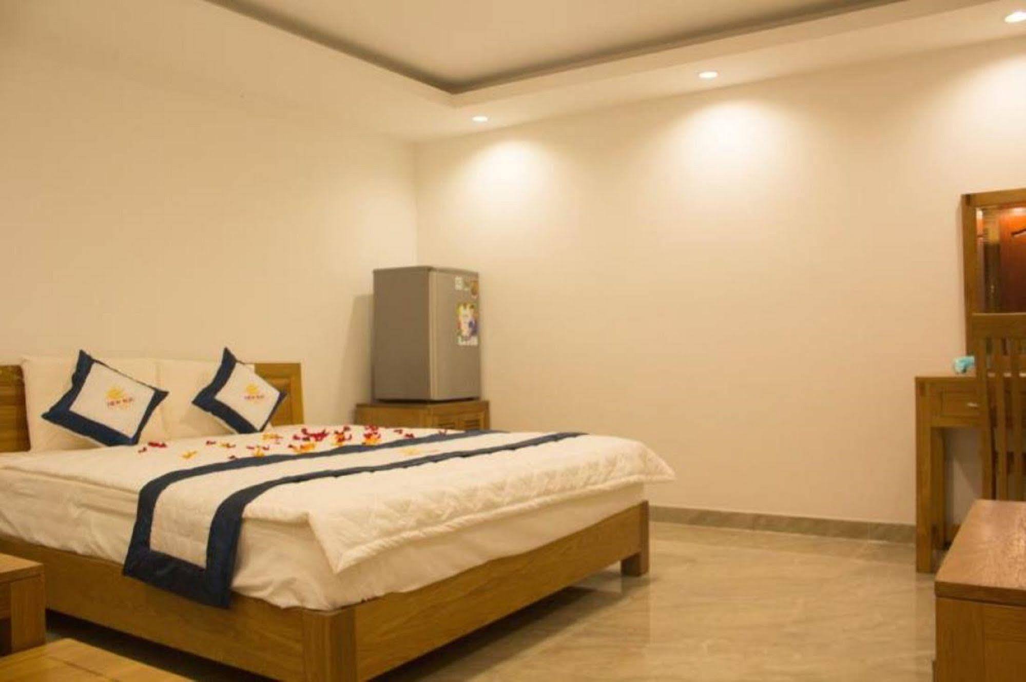 Reddoorz Plus New Sun Hotel مدينة هوشي منه المظهر الخارجي الصورة