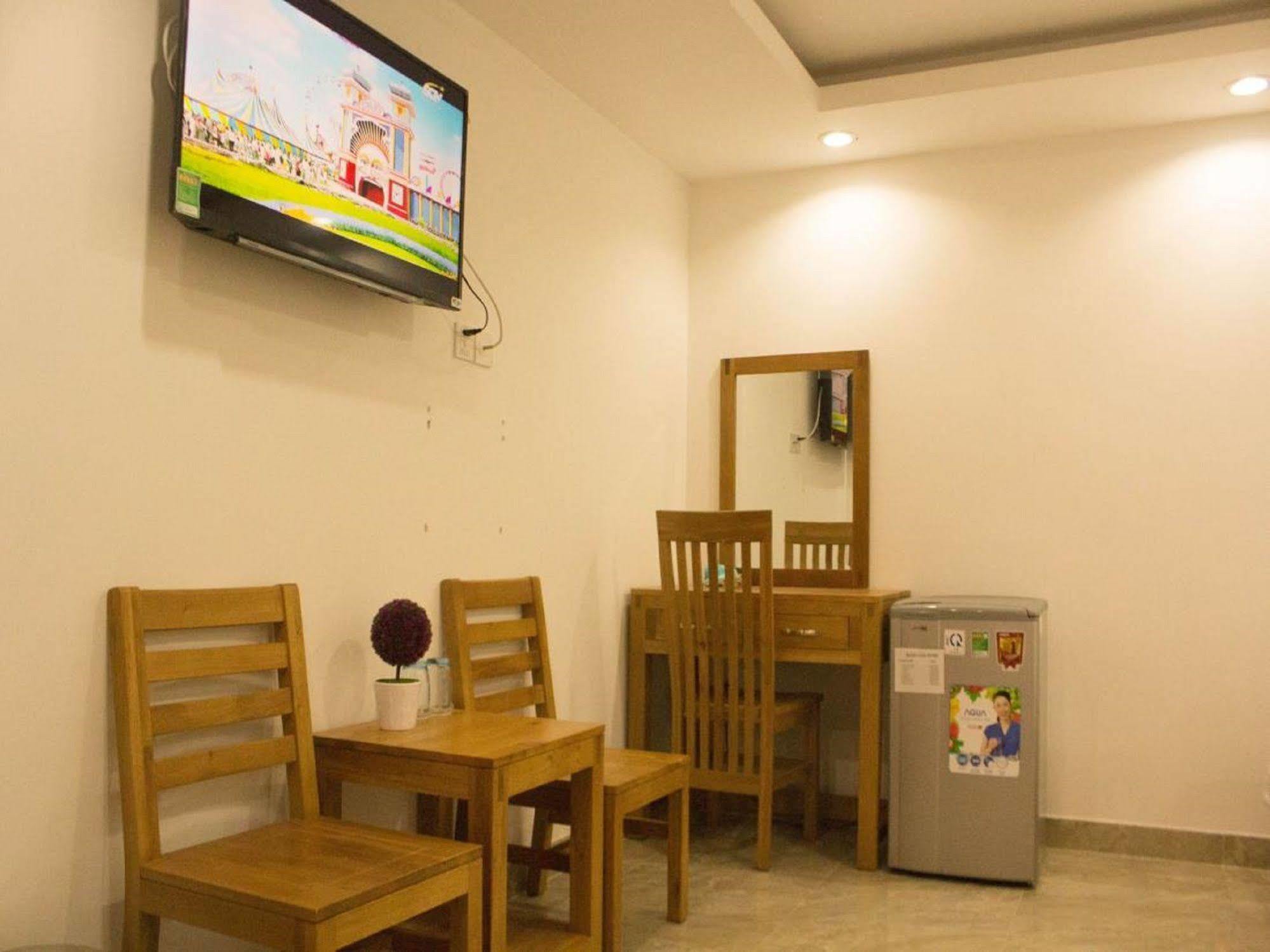 Reddoorz Plus New Sun Hotel مدينة هوشي منه المظهر الخارجي الصورة